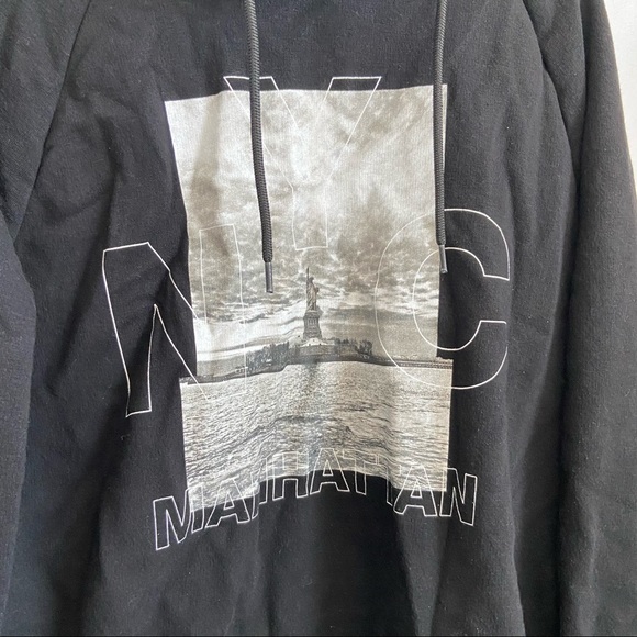 NYC H&M Sweater - Picture 2 of 4